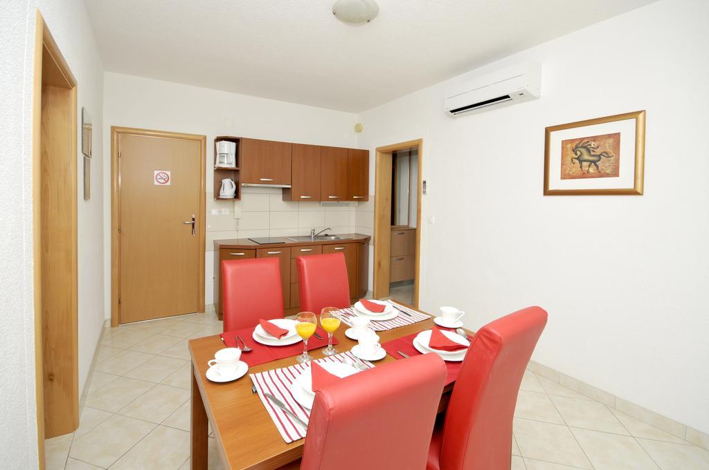 Villa Luna Trogir Exteriör bild